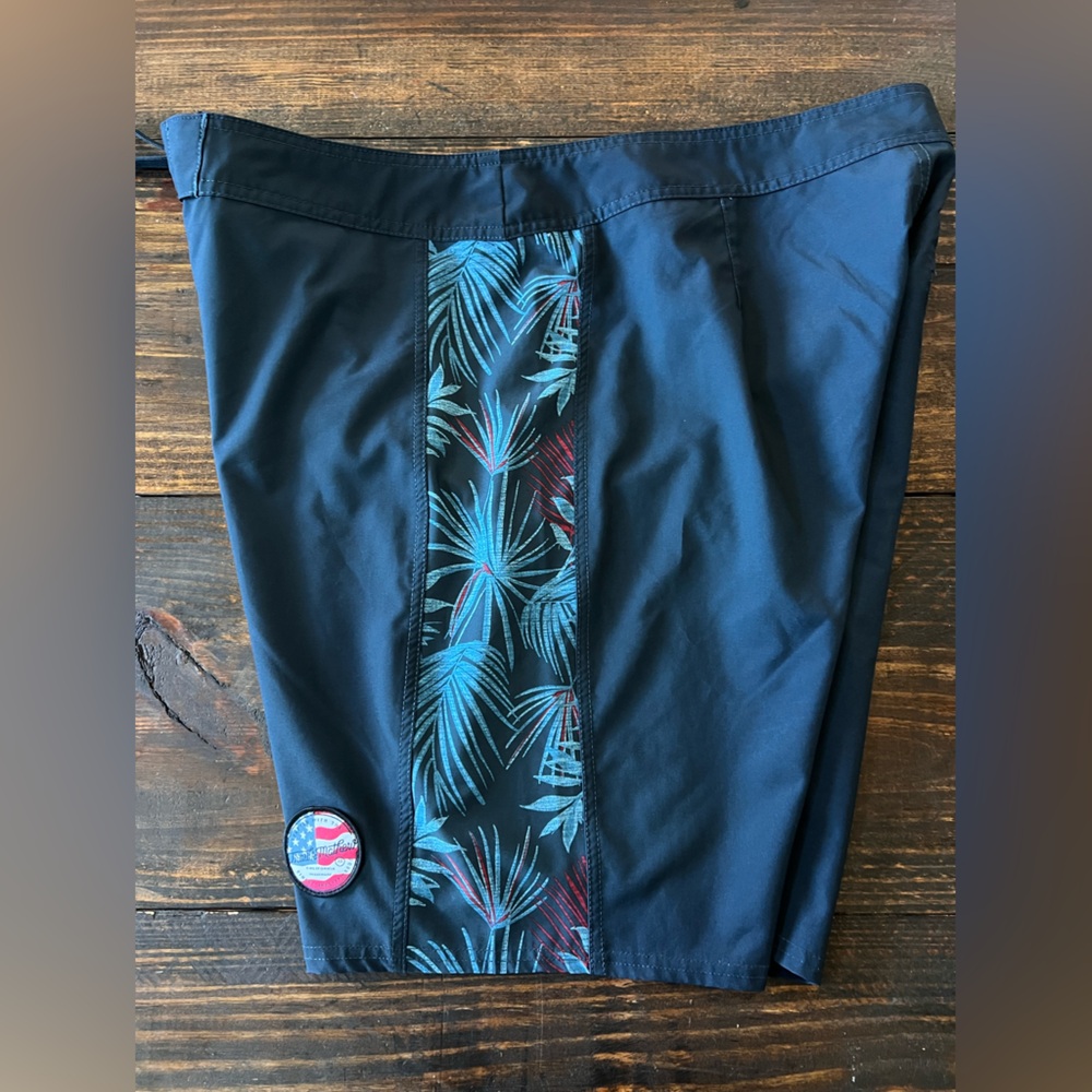 Travis Mathew Boardshorts 38